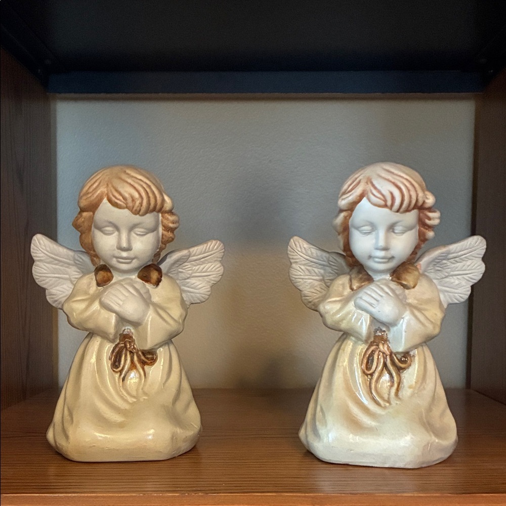 Ceramic Angel Figurine Pair in Cream and Gold
